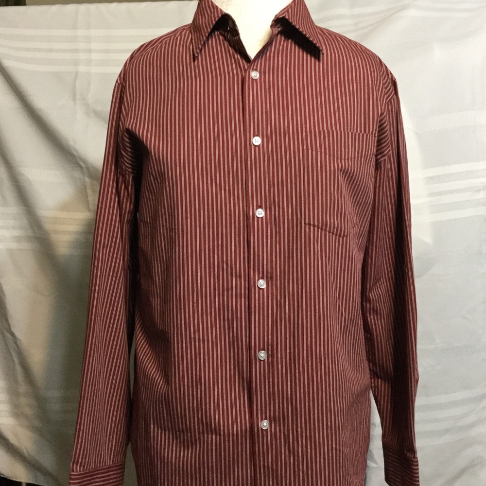 Maroon and white stripe men’s shirt 🍒